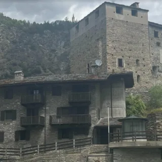 Riqualificazione e ampliamento edificio sito ad Arvier