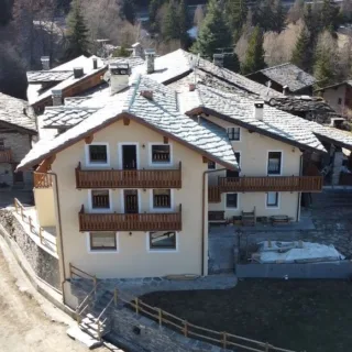 Ristrutturazione fabbricato in Charvensod loc. Peroulaz
